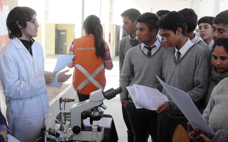 Alumnos de Química presentaron proyectos e investigaciones en Liceo Jorge Alessandri de La Serena