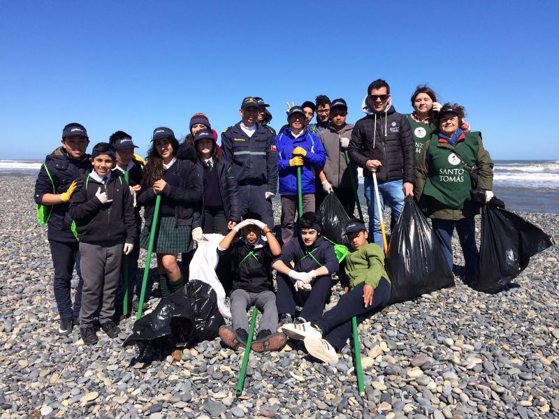 Santo Tomás Temuco se une al Día Mundial de Limpieza de Playas