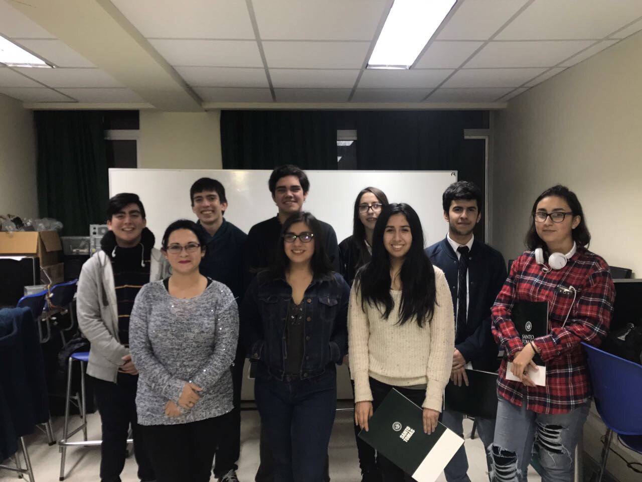 Alumnos secundarios se acercan al mundo de la Informática