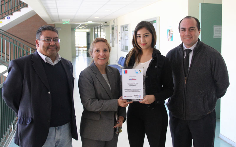 Alumna de Ingeniería Comercial gana concurso de FOSIS para potenciar su emprendimiento de productos naturales