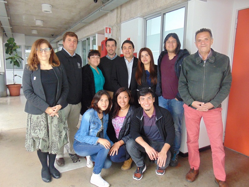 Equipo de debates de Ovalle compartió su experiencia con directivos y jefes de carrera