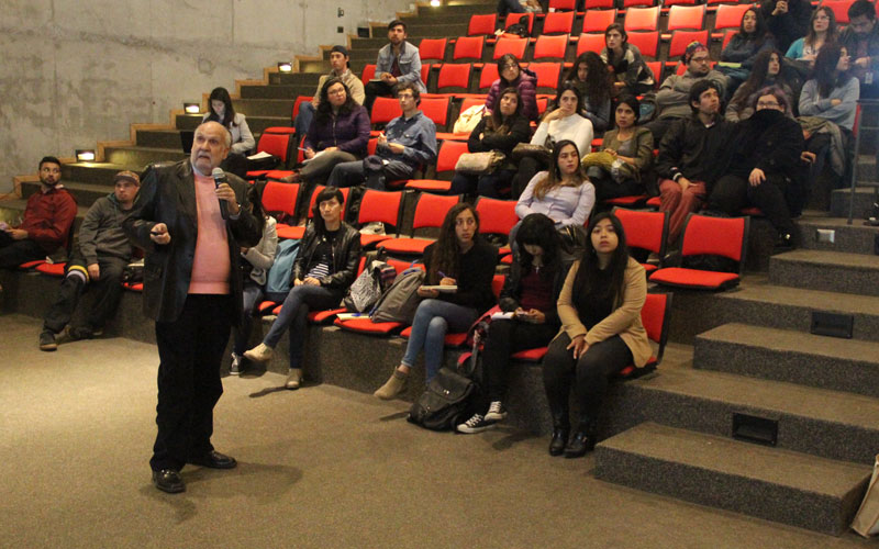 Aristas multidimensionales de la pobreza fueron analizadas en seminario de UST La Serena