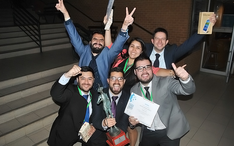 Sede Viña del Mar repite el título al ganar el Octavo Torneo Nacional de Debates Santo Tomás