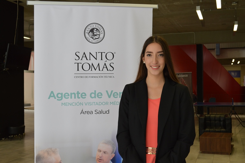 Carmen Alarcón, egresada de Agente de Ventas: “Los docentes nos exigen porque quieren que seamos los mejores del mercado”