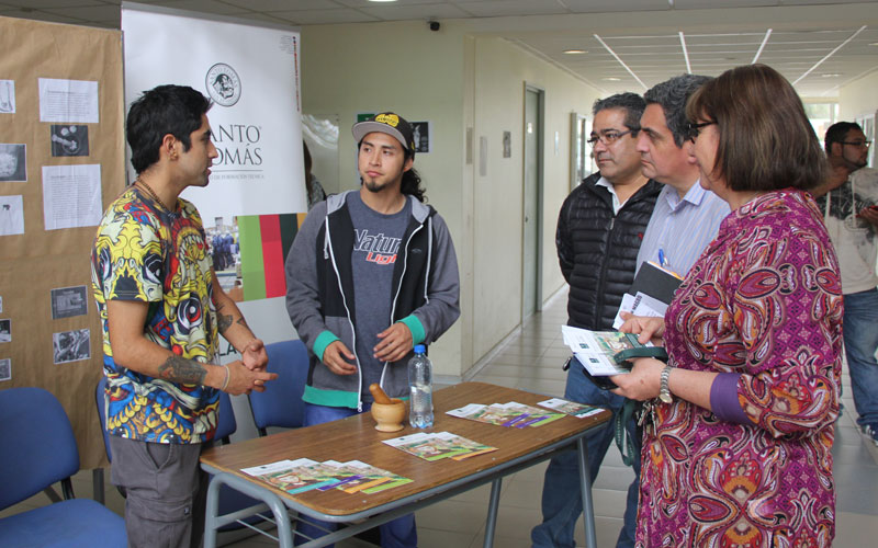 Alumnos de Técnico Agrícola expusieron sobre producción orgánica y sustentable