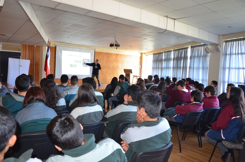 Estudiantes secundarios participaron del 14° Seminario sobre Temas Acuícolas