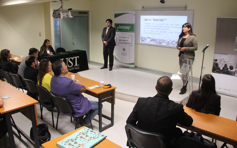 Grupo Vestigium, de Escuela de Derecho, dio a conocer resultados de sus trabajos de investigación