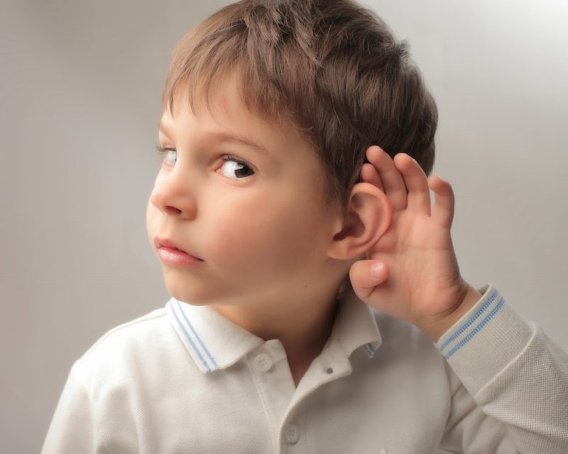 Signos de alerta que afectan la capacidad auditiva y el aprendizaje de los niños