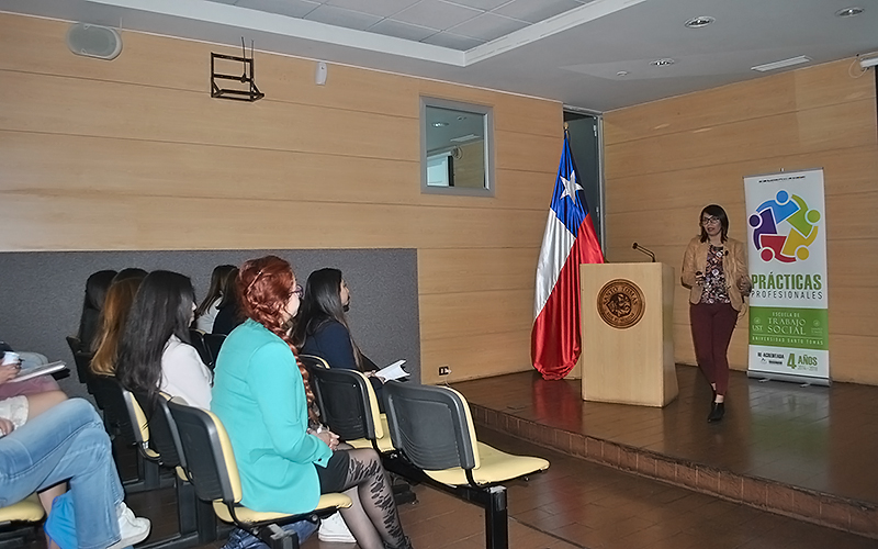Seremi de Salud y Sernameg participan en clausura de prácticas de Escuela de Trabajo Social