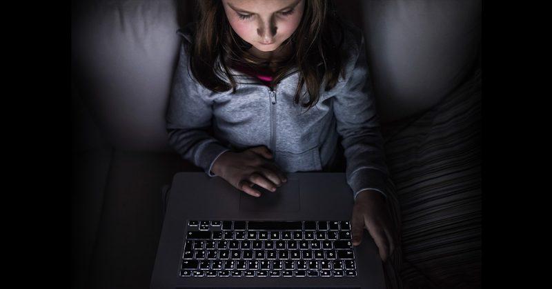 Internet Seguro: Un desafío para los padres actuales