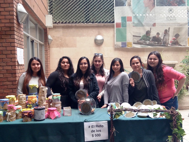 Alumnas de Servicio Social crean campaña para prevenir el endeudamiento juvenil