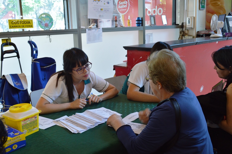Alumnos del área de salud realizaron exámenes preventivos gratuitos a la comunidad