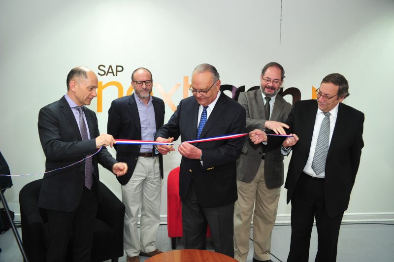 Facultad de Economía y Negocios UST inaugura el primer laboratorio SAP Next Gen de Chile