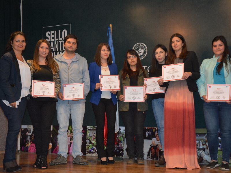Instituto Confucio Concepción y Cruzando el Pacífico certifican a estudiantes de Chino Mandarín