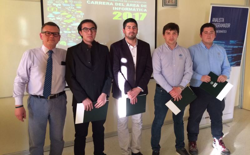 Estudiantes del Área de Informática de Santo Tomás Temuco fueron certificados