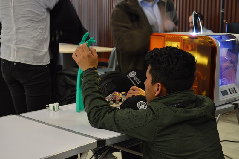 Innovadores proyectos de tres sedes se tomaron la feria tecnológica del área informática