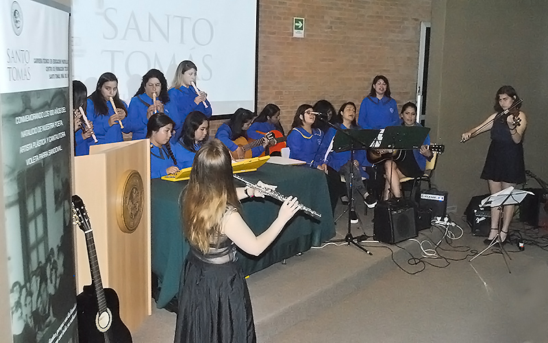Técnico en Educación Parvularia conmemoró el centenario del natalicio de Violeta Parra con espectáculo artístico