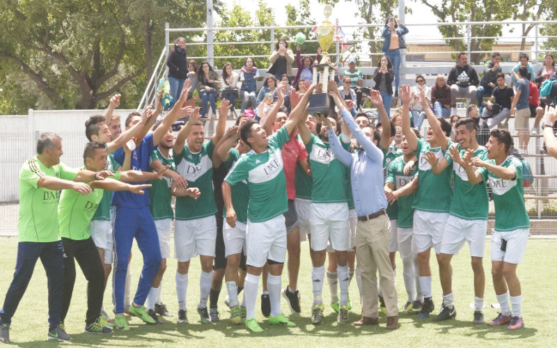Santo Tomás Los Ángeles vence a Inacap y se corona campeón del torneo provincial de fútbol Adesla