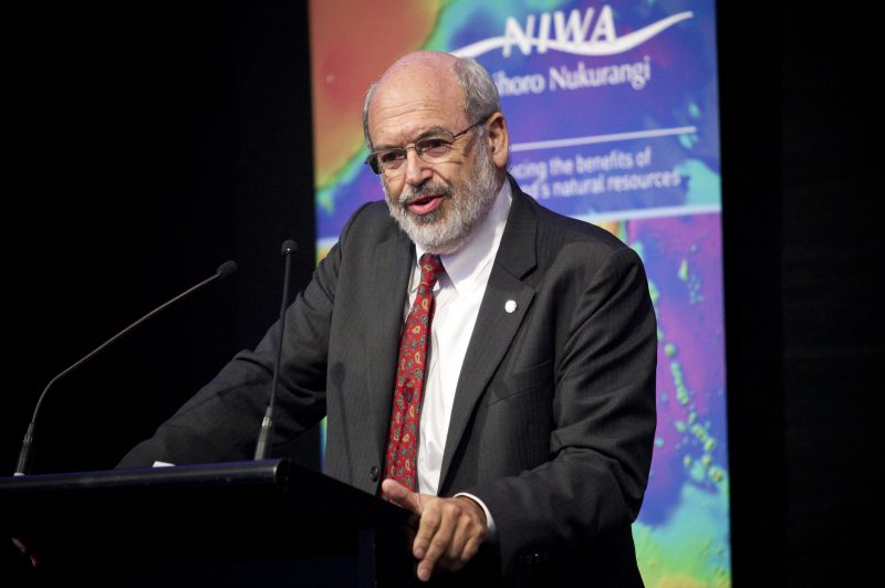 Sir Peter Gluckman nos invita a reflexionar sobre la ciencia con impacto en la sociedad