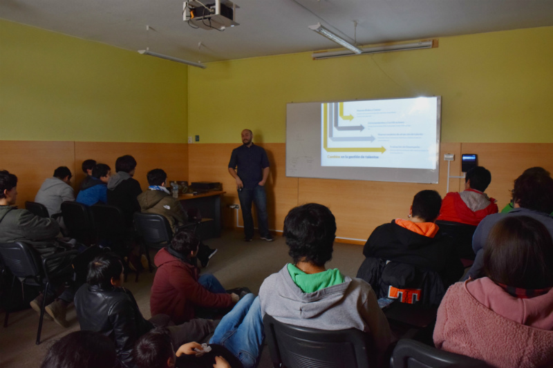 Informáticos analizan los desafíos de transformación digital