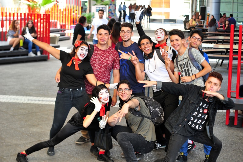 UST Santiago dio la bienvenida a nuevos tomasinos