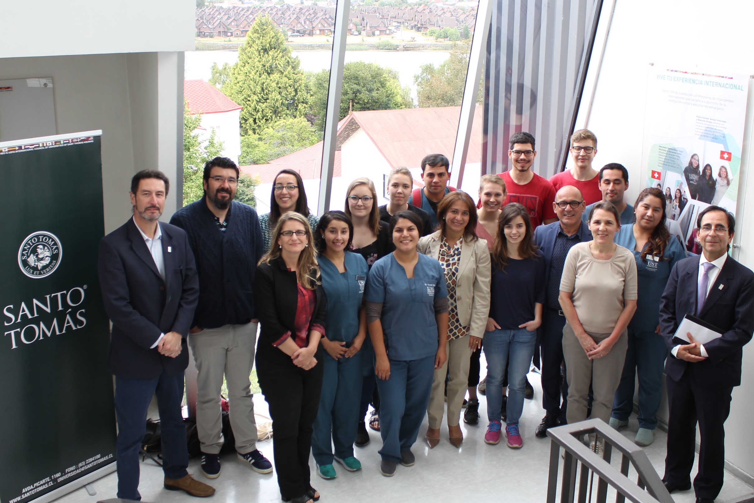 Alumnos de Suiza realizan pasantía en la UST de Valdivia