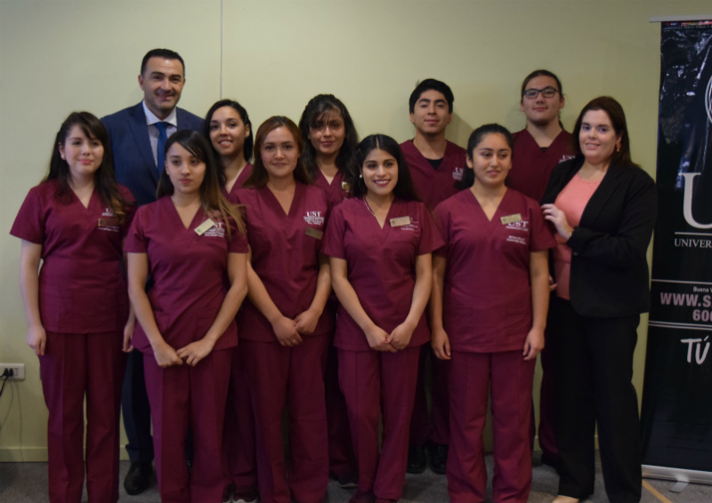 Con ceremonia de investidura futuros tecnólogos médicos comienzan sus prácticas curriculares