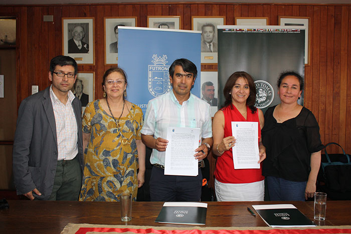 Santo Tomás y la Municipalidad de Futrono firmaron convenio