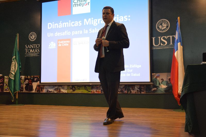 Ernesto San Martín Zúñiga: “Chile es un país construido por migrantes, si queremos tener ciudadanos globales es contradictorio levantar barreras"