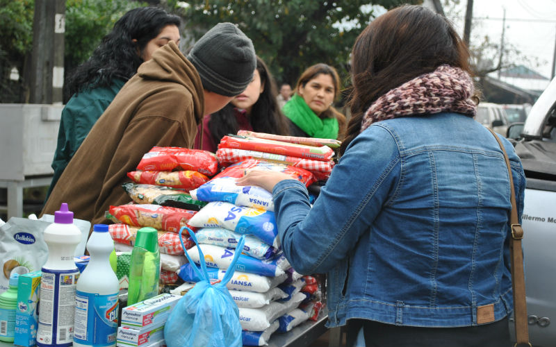 Con diferentes acciones sociales alumnos de Santo Tomás Osorno realizan Mechoneo Solidario