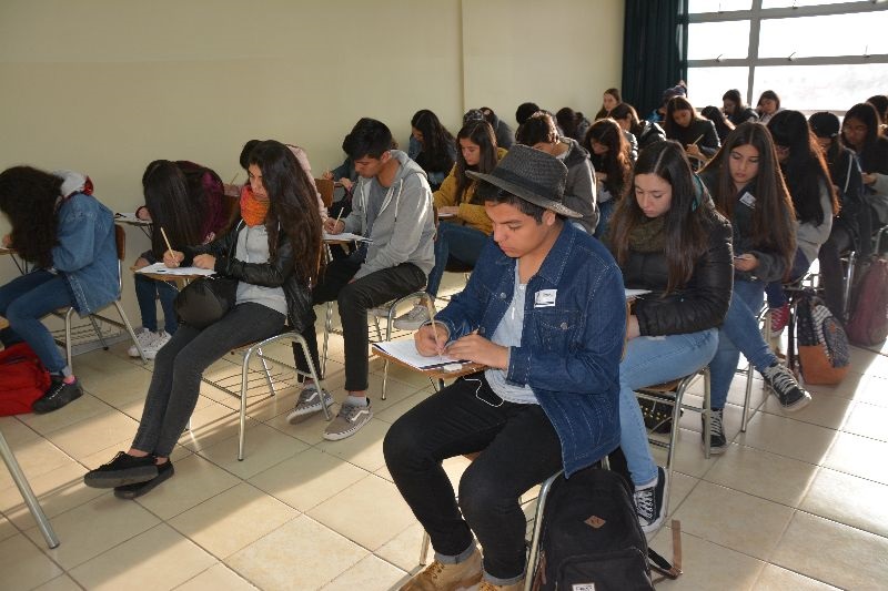 Más de 800 jóvenes rindieron ensayo PSU en Santo Tomás Concepción
