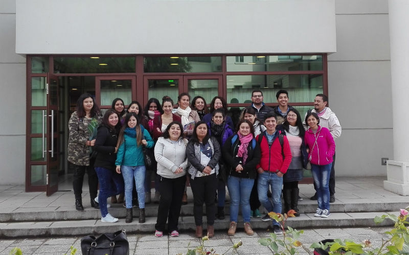 Estudiantes de Técnico en Trabajo Social del Instituto Profesional Santo Tomás visitan dependencias del Tribunal de Familia