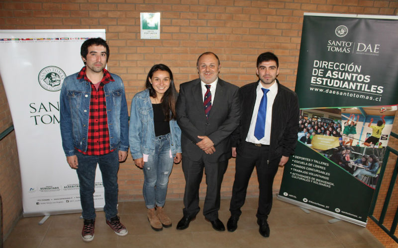 Santo Tomás Los Ángeles reconoce la calidad humana de sus estudiantes y entrega importante beca