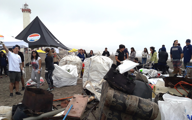 La crisis del plástico: Limpieza de Playas en La Serena