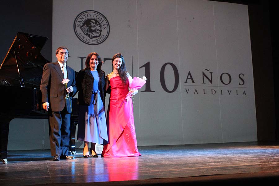 Con Concierto de canto y piano UST celebró aniversario en Valdivia