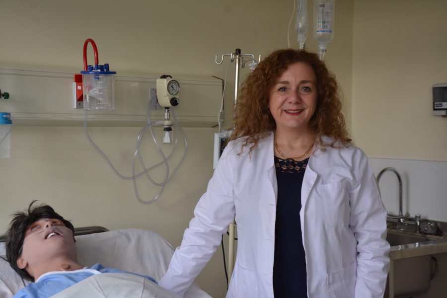 Soraya Salibe: “Con la simulación clínica pretendemos que nuestros estudiantes adquieran las competencias necesarias para enfrentar los campos clínicos”