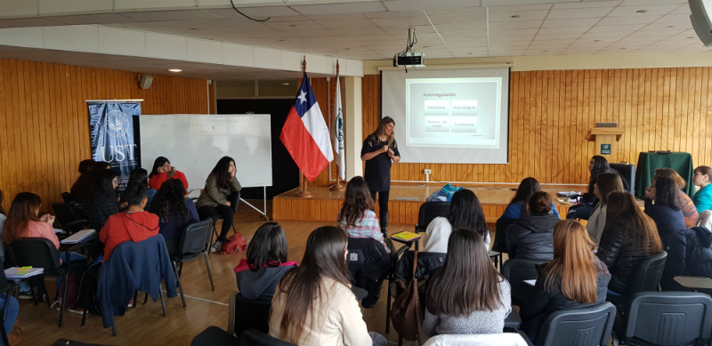 Con taller motivacional estudiantes de Psicopedagogía conocen detalles de su futura profesión