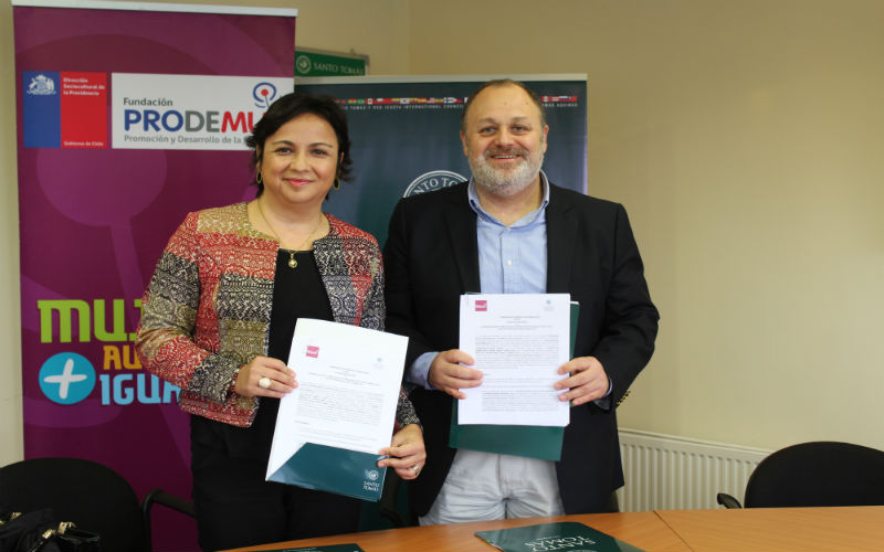 Santo Tomás y Prodemu trabajarán juntos para favorecer a mujeres en situación de vulnerabilidad
