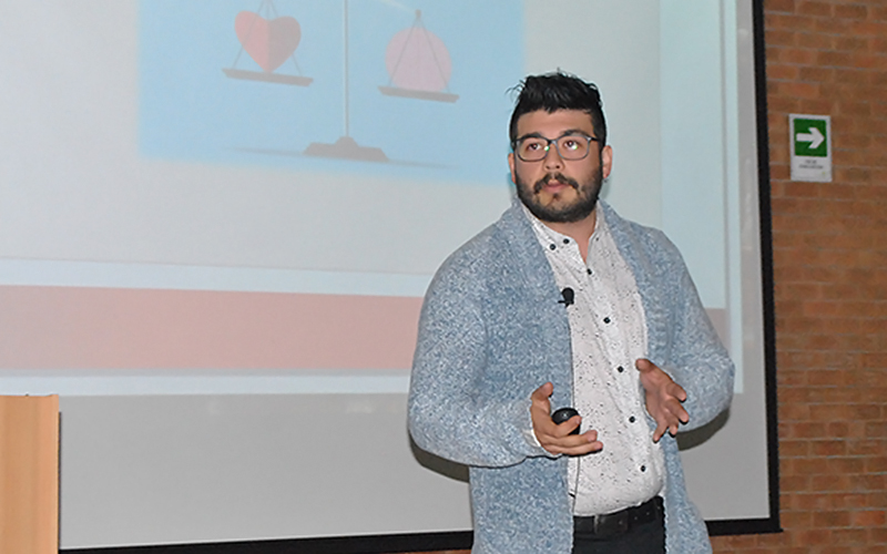 Elías Sepúlveda, egresado de Kinesiología: “Cuando haces un trabajo cercano, la gente lo valora y agradece”