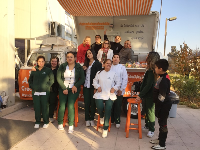 Evento solidario reunió a alumnos y ex estudiantes en sede Puente Alto