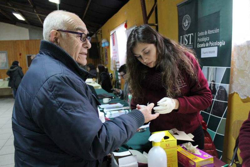 Puerto Montt Superior presente en Operativo Social para  Adultos Mayores