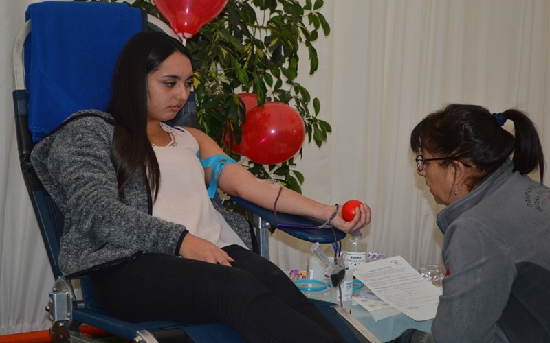 Comunidad Santo Tomás de Temuco dona sangre para banco del Hospital Regional