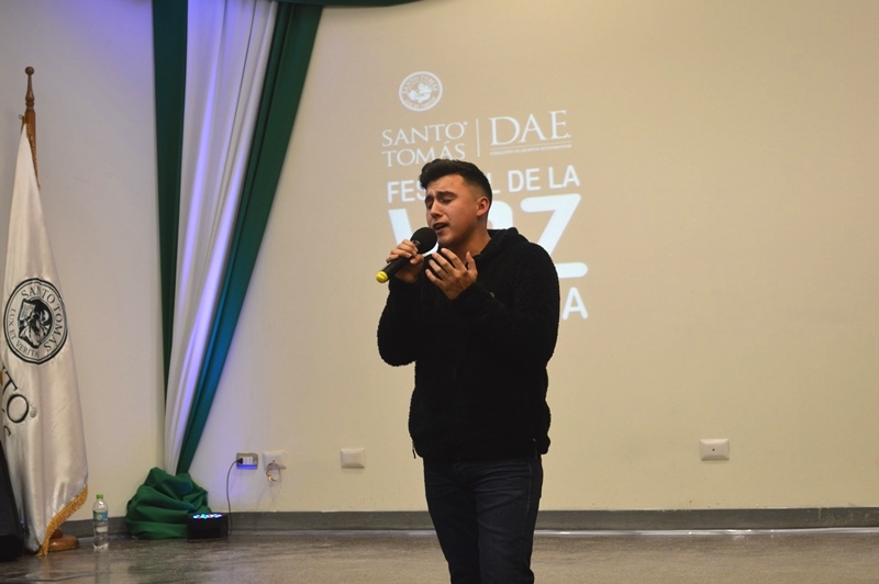 Tomasino de agente de ventas representará a la sede Santiago Centro en el Festival Nacional de la voz tomasina