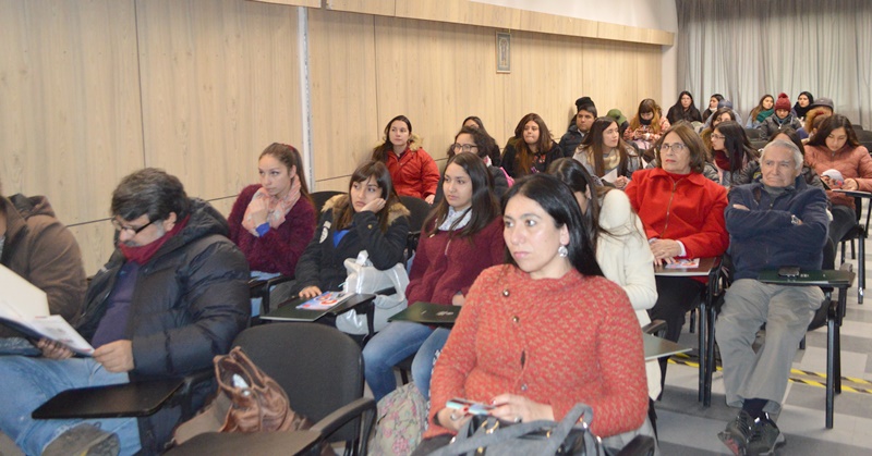 Primer conversatorio sobre la realidad de la adopción en la Región del Maule