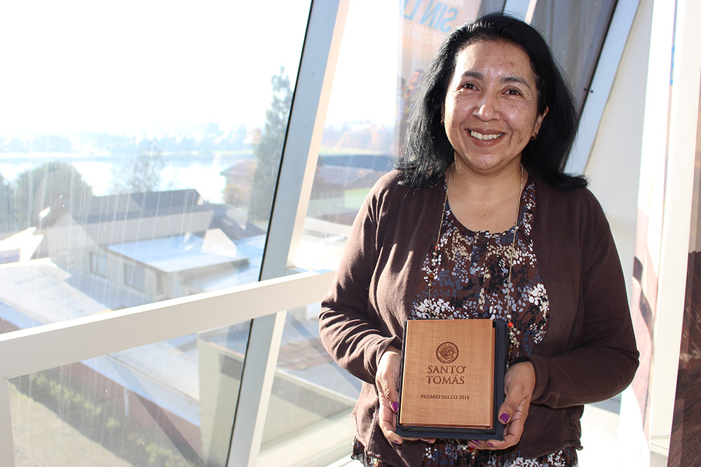Aida Chávez: “Soy Alumna Sello, y me siento valorada y feliz en mi institución”