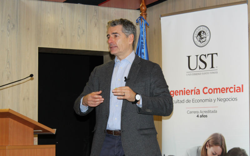 Andrés Velasco: “No hay mejor remedio para la desigualdad y la pobreza que incorporar a mujeres al mundo del trabajo”