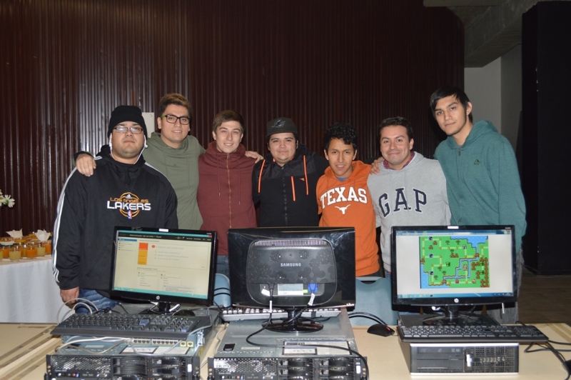 Estudiantes de tres sedes de Santo Tomás participaron en feria de proyectos informáticos