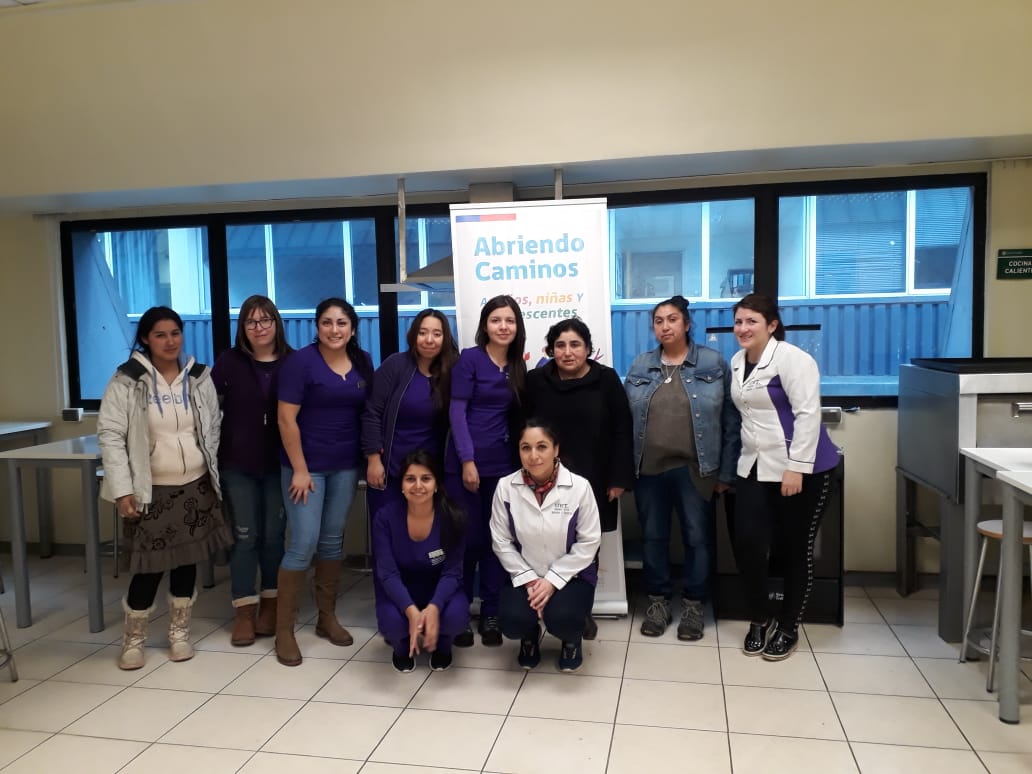 Abriendo Caminos de UST Valdivia realizó taller de cocina saludable