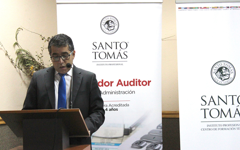SII presenta plan de gestión tributaria ante docentes y estudiantes de Santo Tomás Osorno