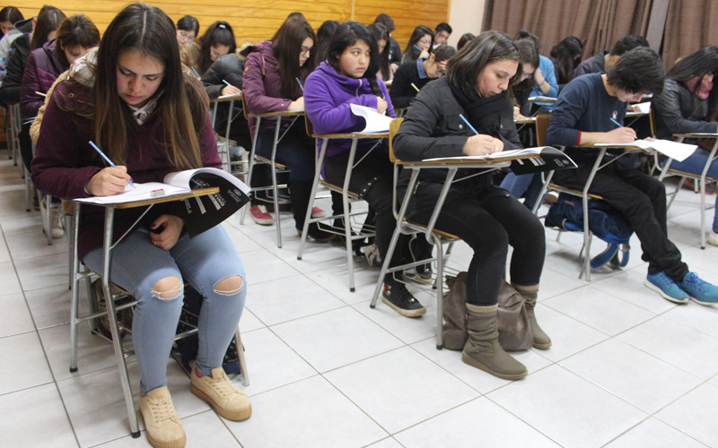 Cientos de jóvenes rindieron Ensayo Nacional PSU Vespertino en Santo Tomás Osorno